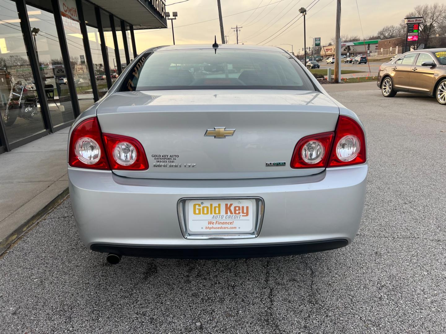 2011 Silver Ice Metallic Chevrolet Malibu LTZ (1G1ZE5EU7BF) with an 2.4L L4 DOHC 16V FFV engine, 6-Speed Automatic transmission, located at 1633 W Kimberly, Davenport, IA, 52806, (563) 323-5341, 41.559456, -90.598732 - Photo#4